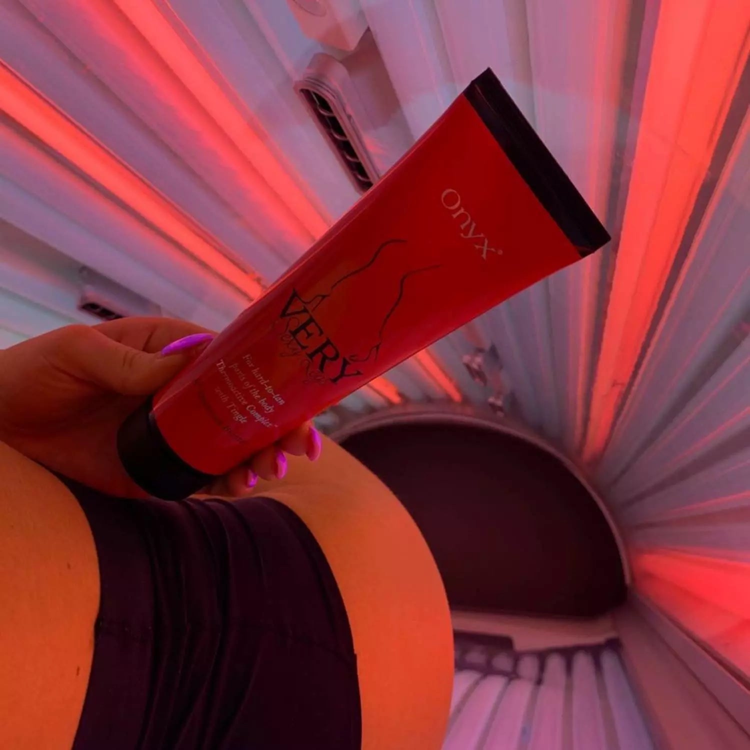 sunbed tingle lotion for indoor tanning beds tanned woman